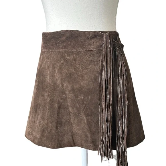 Y2K “Le Chateau” Brown Pig Leather Mini A-Line Skirt with Fringe Belt - Picture 2 of 8